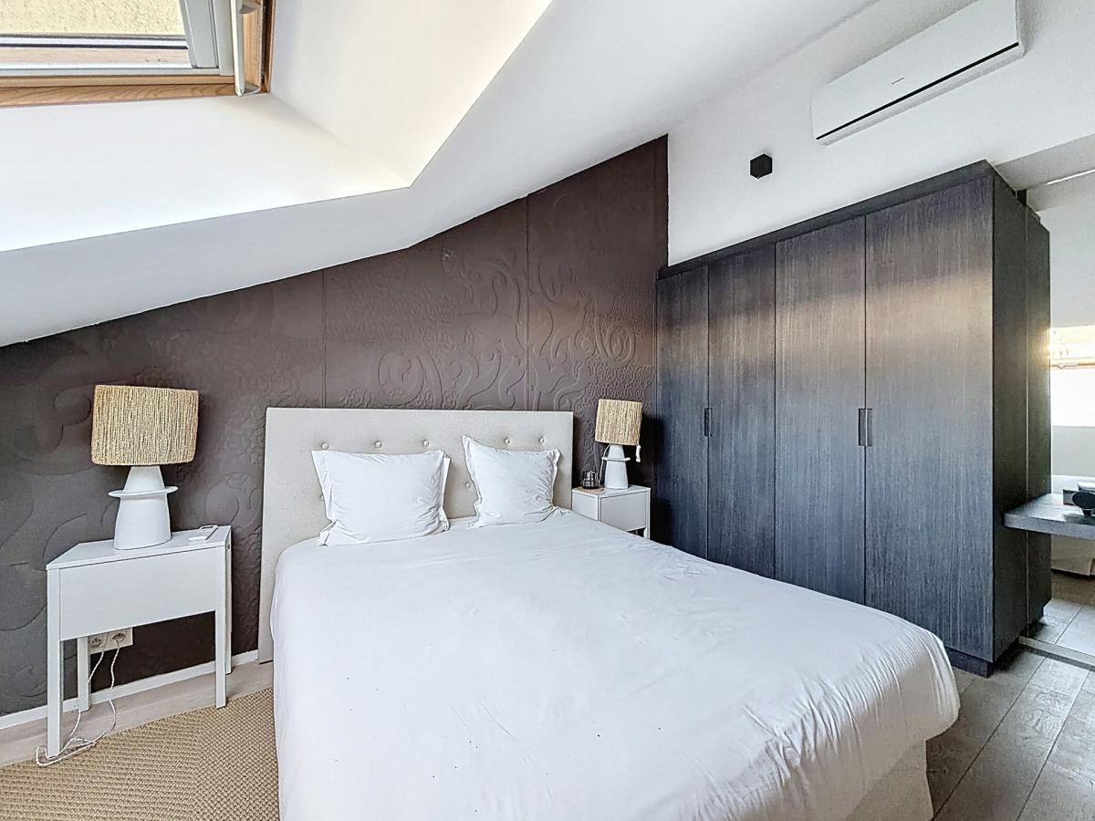 Royale / Congrès : Bel appartement duplex penthouse meublé