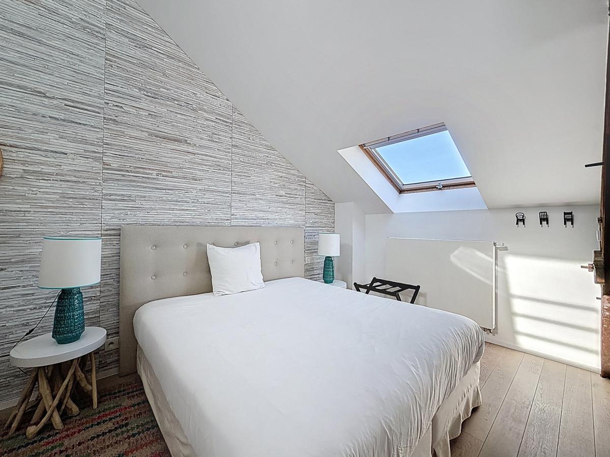 Royale / Congrès : Bel appartement duplex penthouse meublé