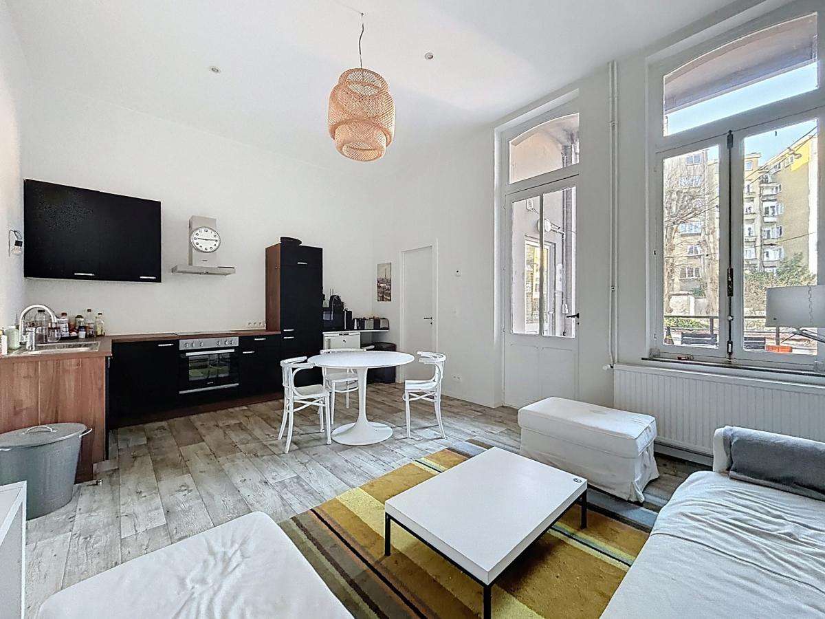 Place Brugmann : Bel appartement 2 chambres + bureau