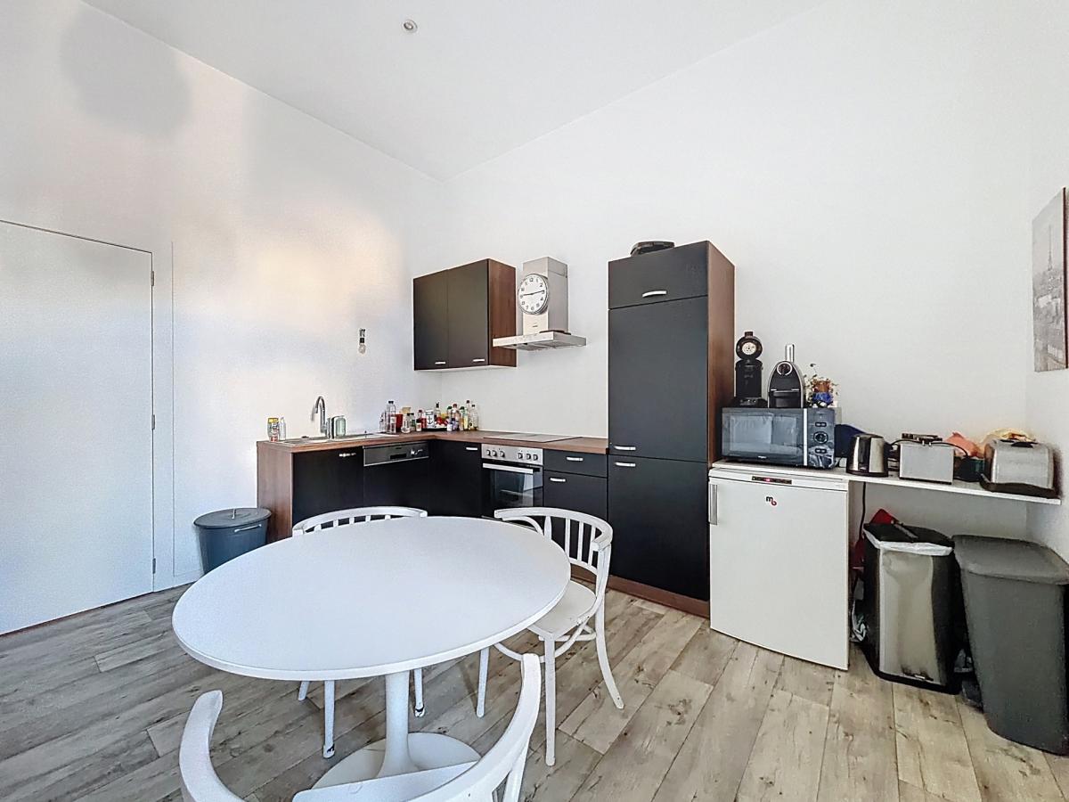 Place Brugmann : Bel appartement 2 chambres + bureau