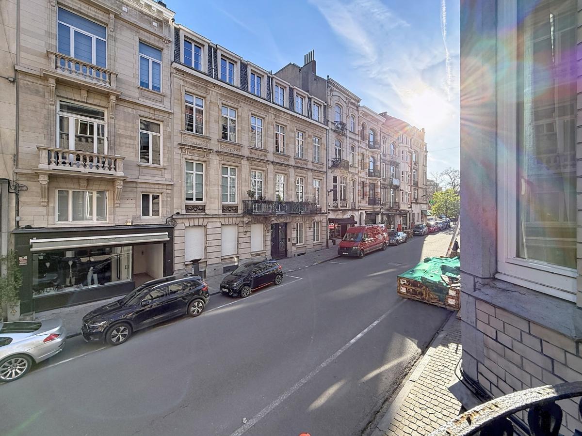 Place Brugmann : Bel appartement 2 chambres + bureau