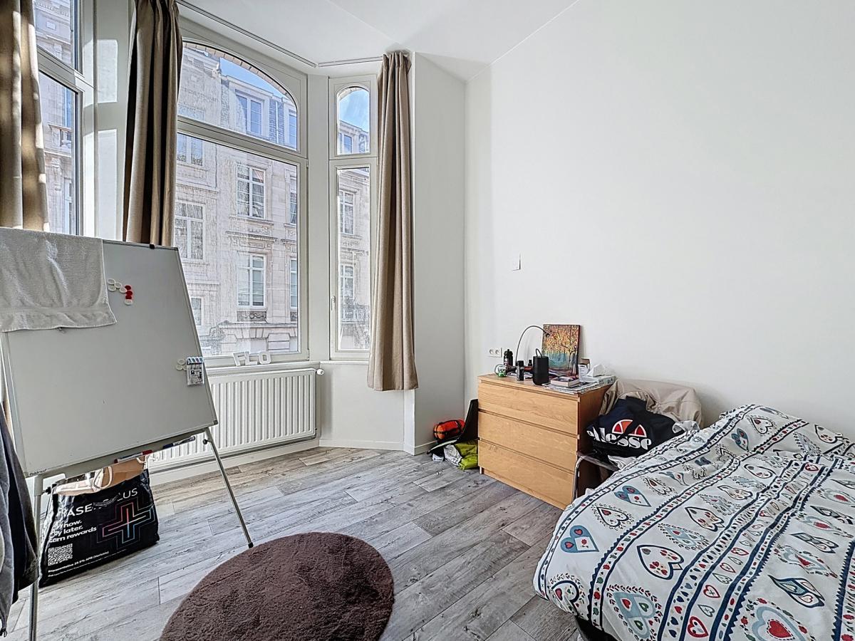 Place Brugmann : Bel appartement 2 chambres + bureau