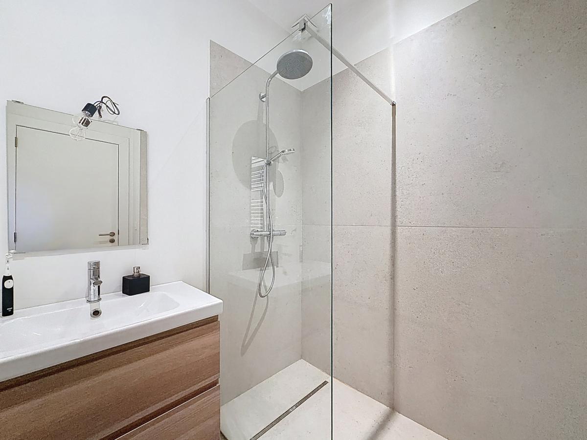 Place Brugmann : Bel appartement 2 chambres + bureau