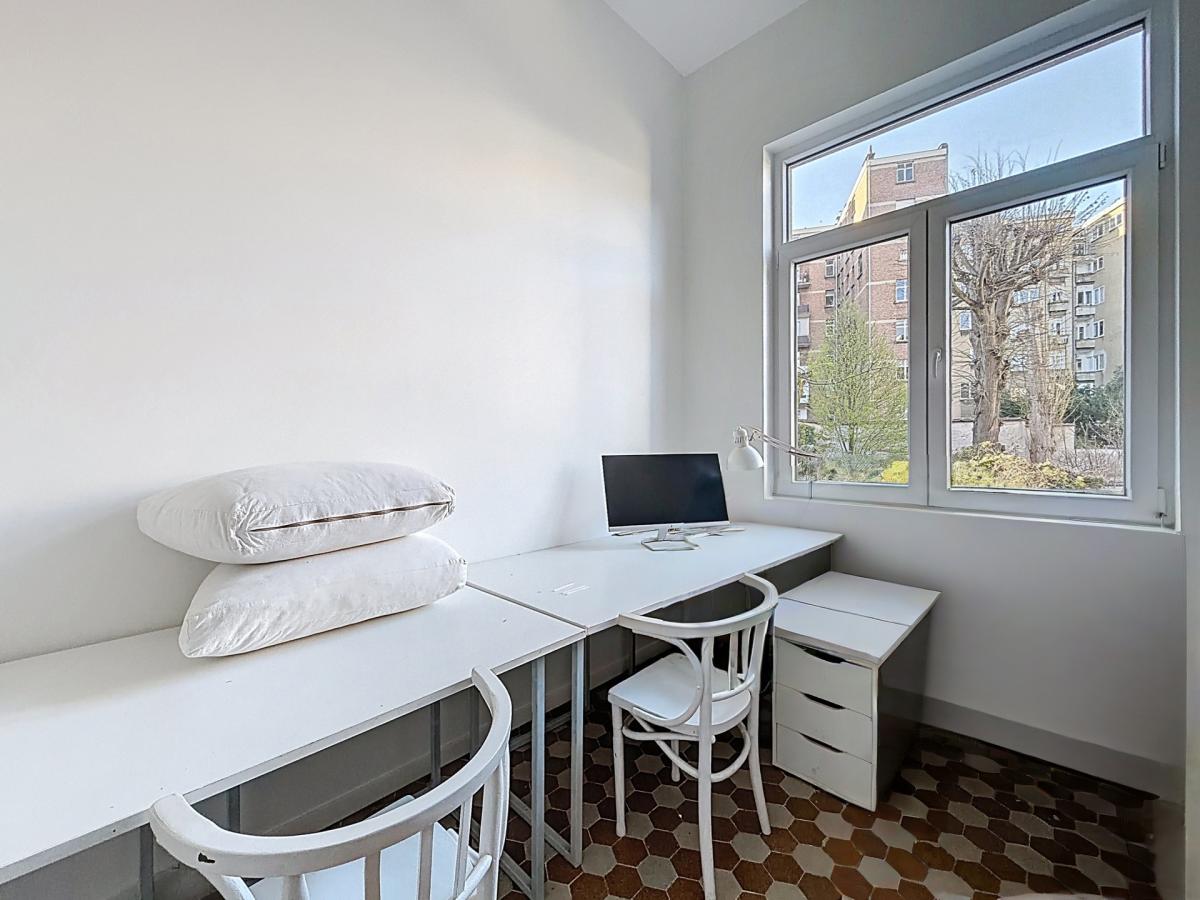 Place Brugmann : Bel appartement 2 chambres + bureau