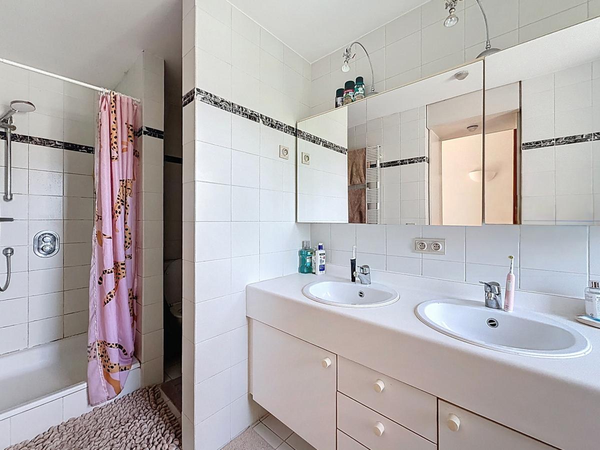 Lycée Français : Magnifique duplex rdc avec jardin + parking