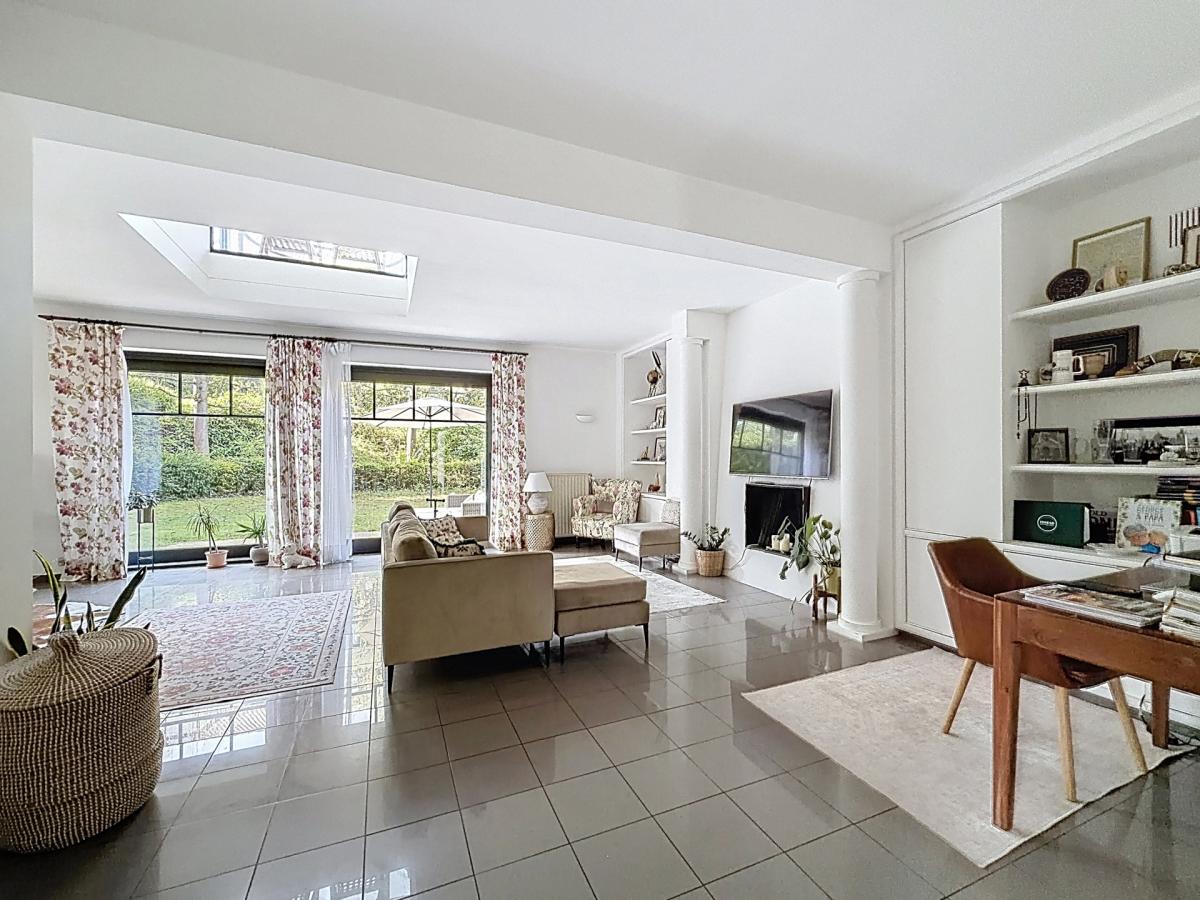 Lycée Français : Magnifique duplex rdc avec jardin + parking