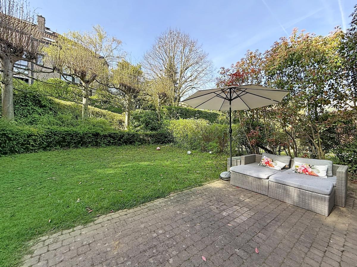 Lycée Français : Magnifique duplex rdc avec jardin + parking