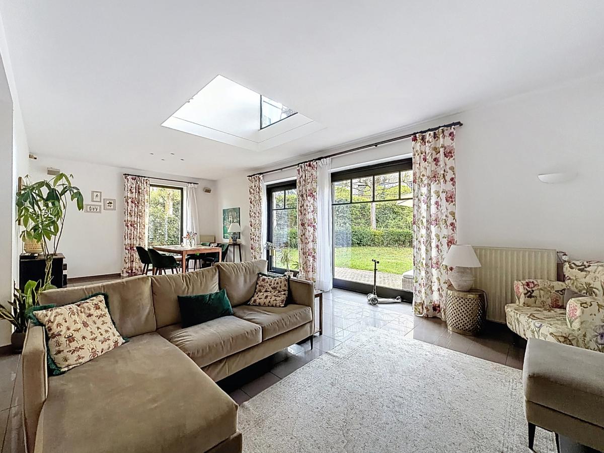 Lycée Français : Magnifique duplex rdc avec jardin + parking