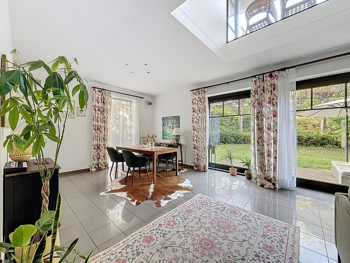 Lycée Français : Magnifique duplex rdc avec jardin + parking