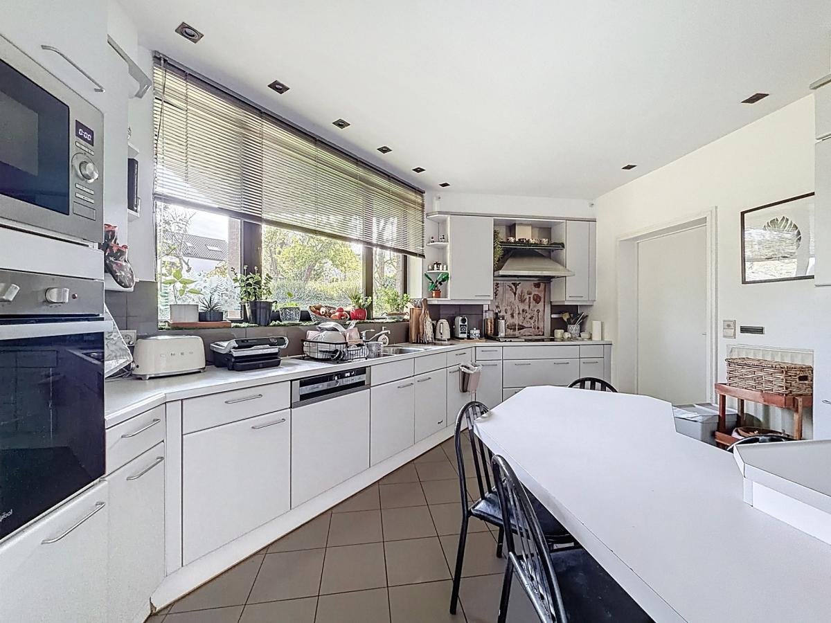 Lycée Français : Magnifique duplex rdc avec jardin + parking