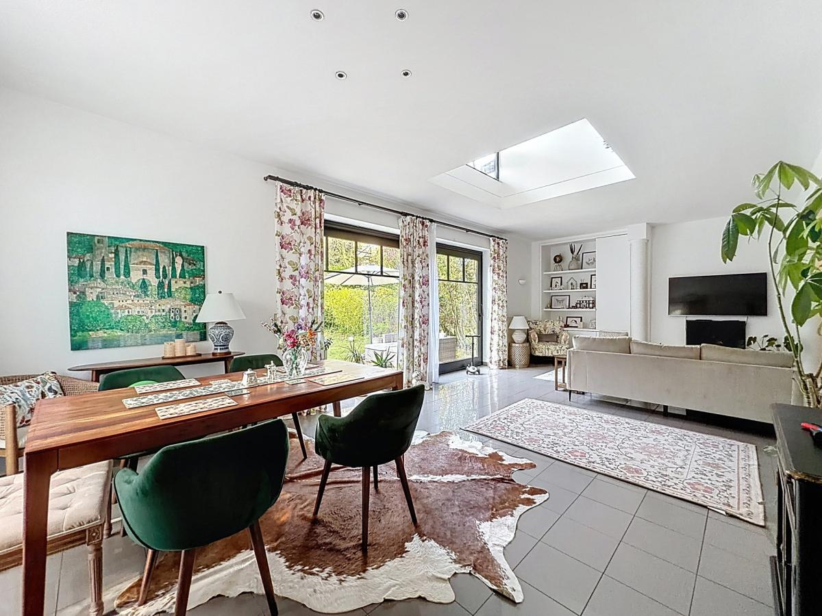 Lycée Français : Magnifique duplex rdc avec jardin + parking