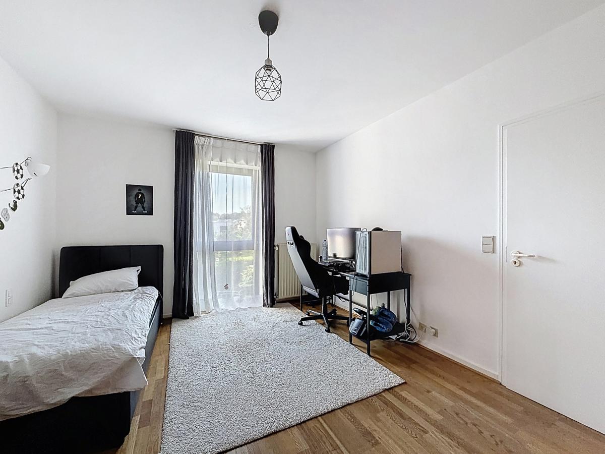 Lycée Français : Magnifique duplex rdc avec jardin + parking