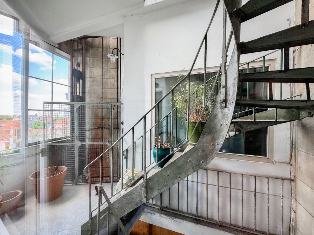 Place Brugmann : bel appartement rénové 4 chambres