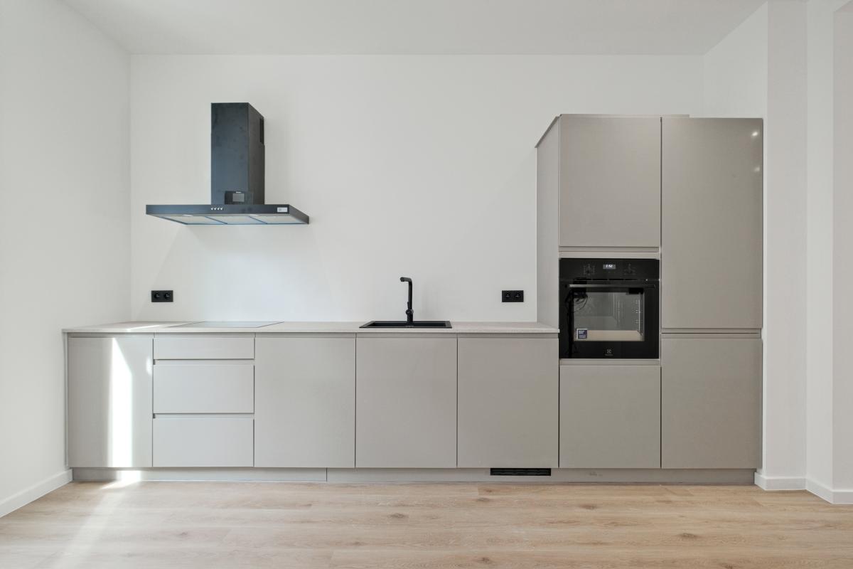 Lepoutre: Magnifique duplex rénové 2 chambres, bureau + cour