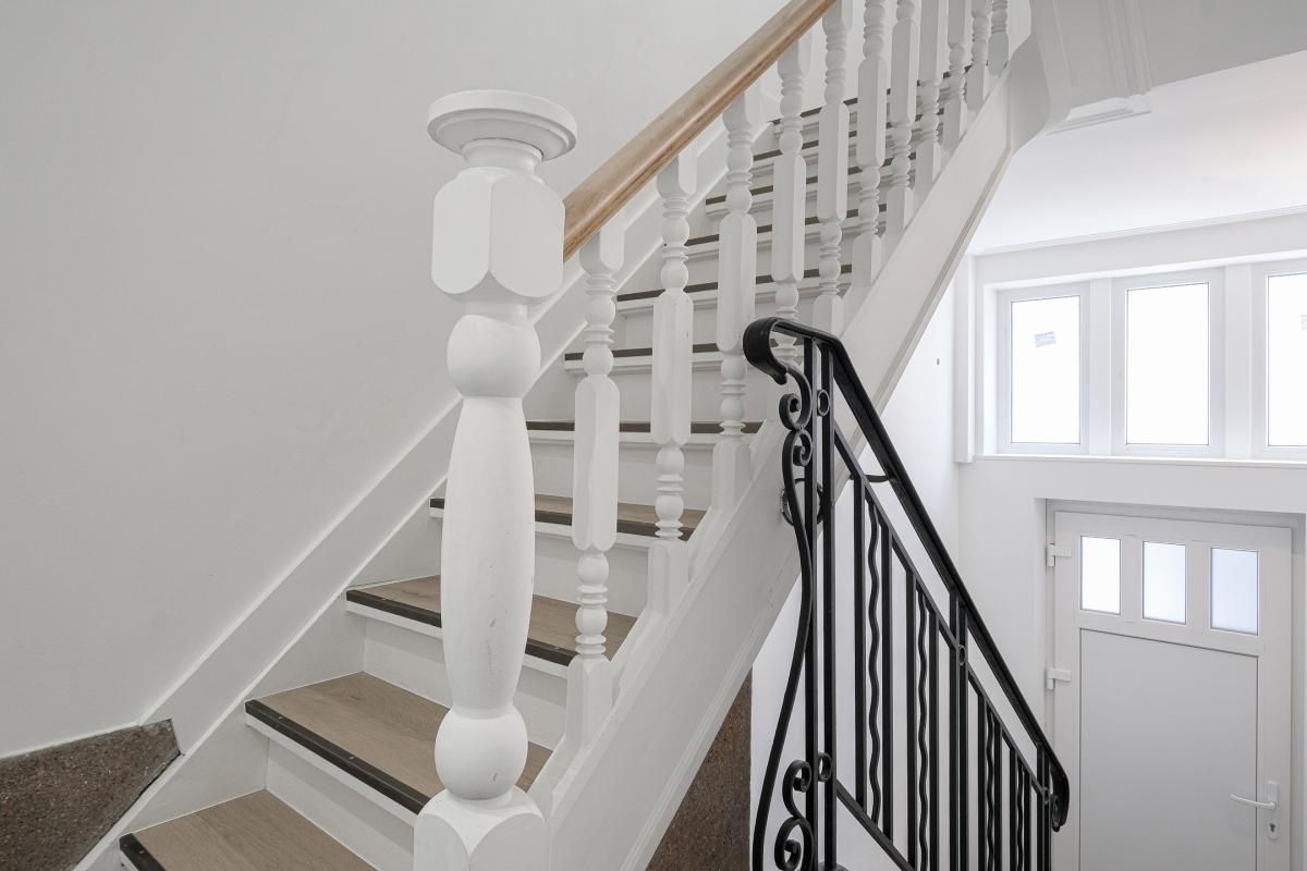 Lepoutre: Magnifique duplex rénové 2 chambres, bureau + cour