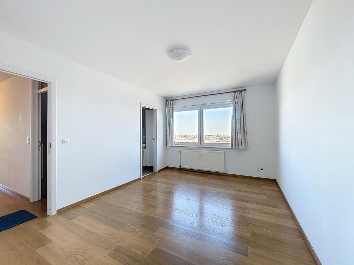 UCL : Lumineux appartement dernier étage avec une terrasse