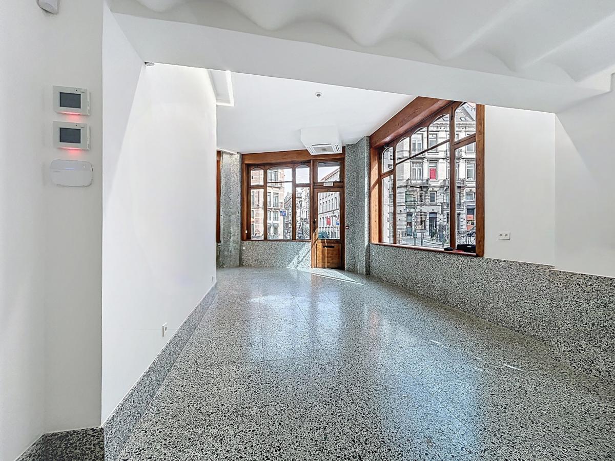 Au cœur du Sablon : Rez commercial remis à neuf