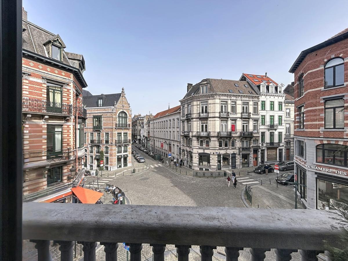 Sablon : Superbe appartement 3 chambres entièrement rénové