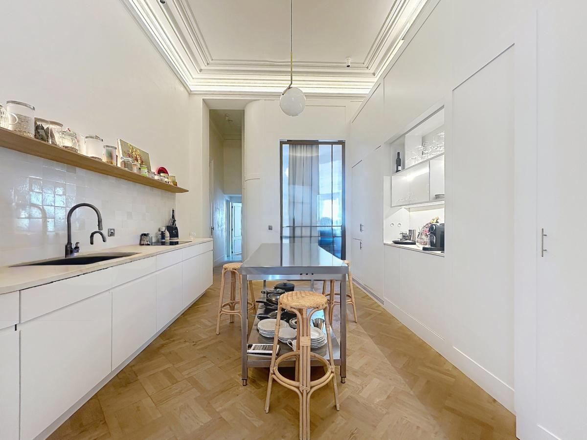 Sablon : Superbe appartement 3 chambres entièrement rénové