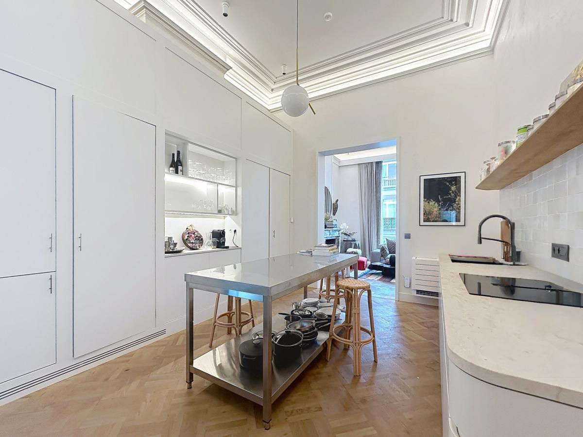 Sablon : Superbe appartement 3 chambres entièrement rénové