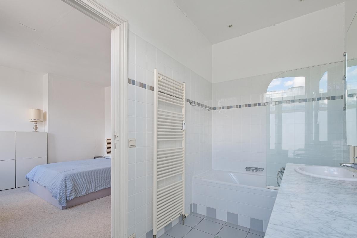 Place Luxembourg: magnifique appartement terrasse S/O 12 m²