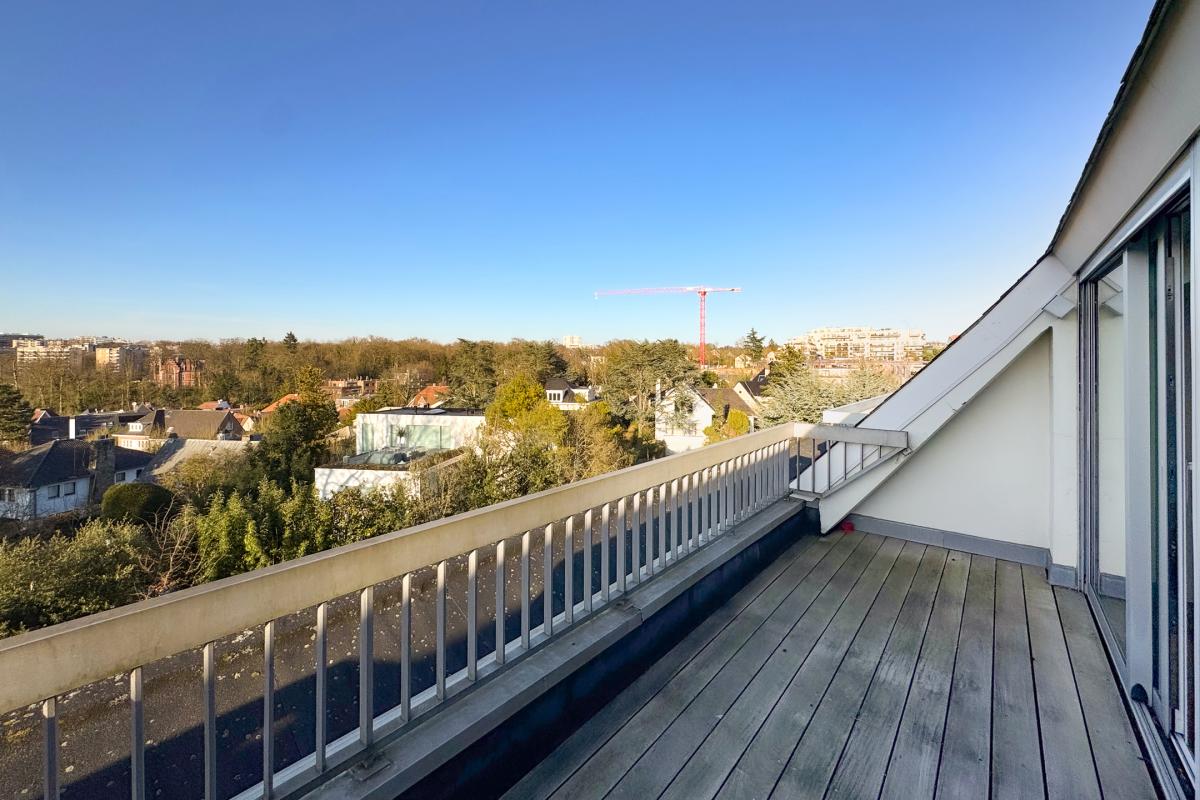 De fré-Wolvendael, penthouse 165m² 3 ch + 8 terrasses 