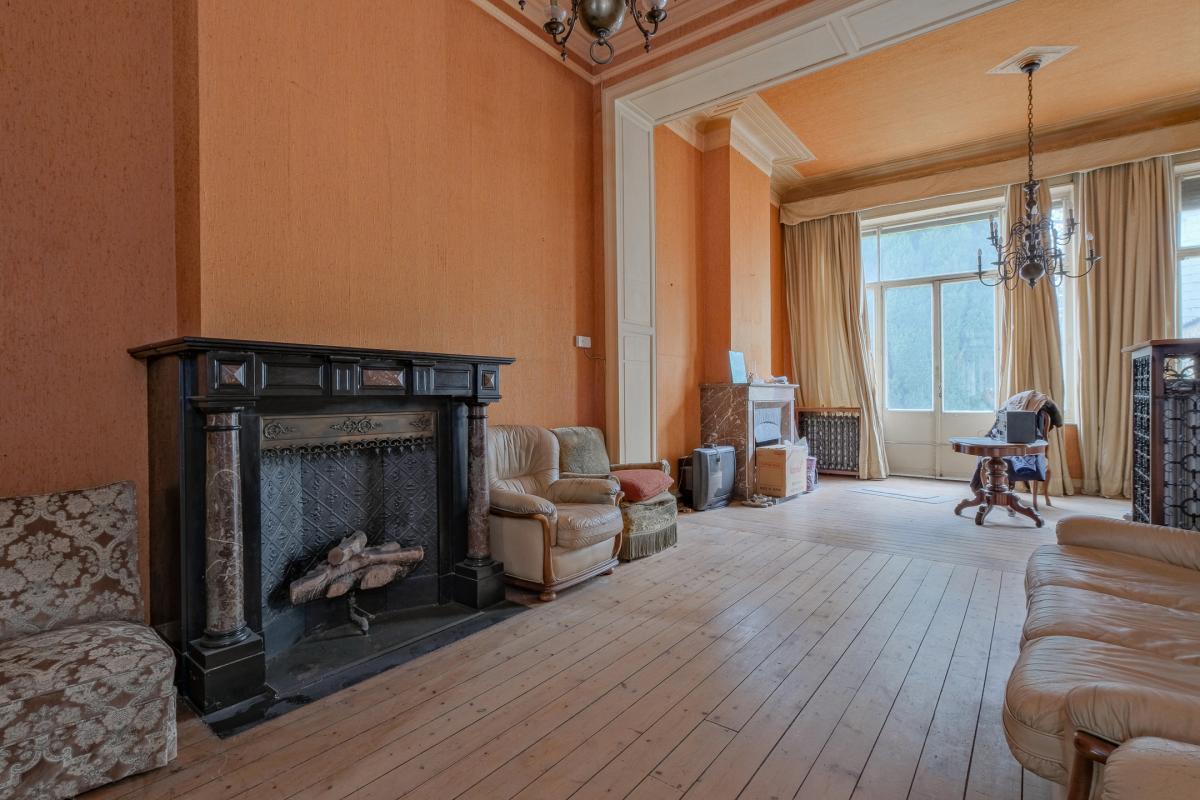 Pl. Brugmann - Maison bourgeoise de ± 580 m² bruts & jardin 