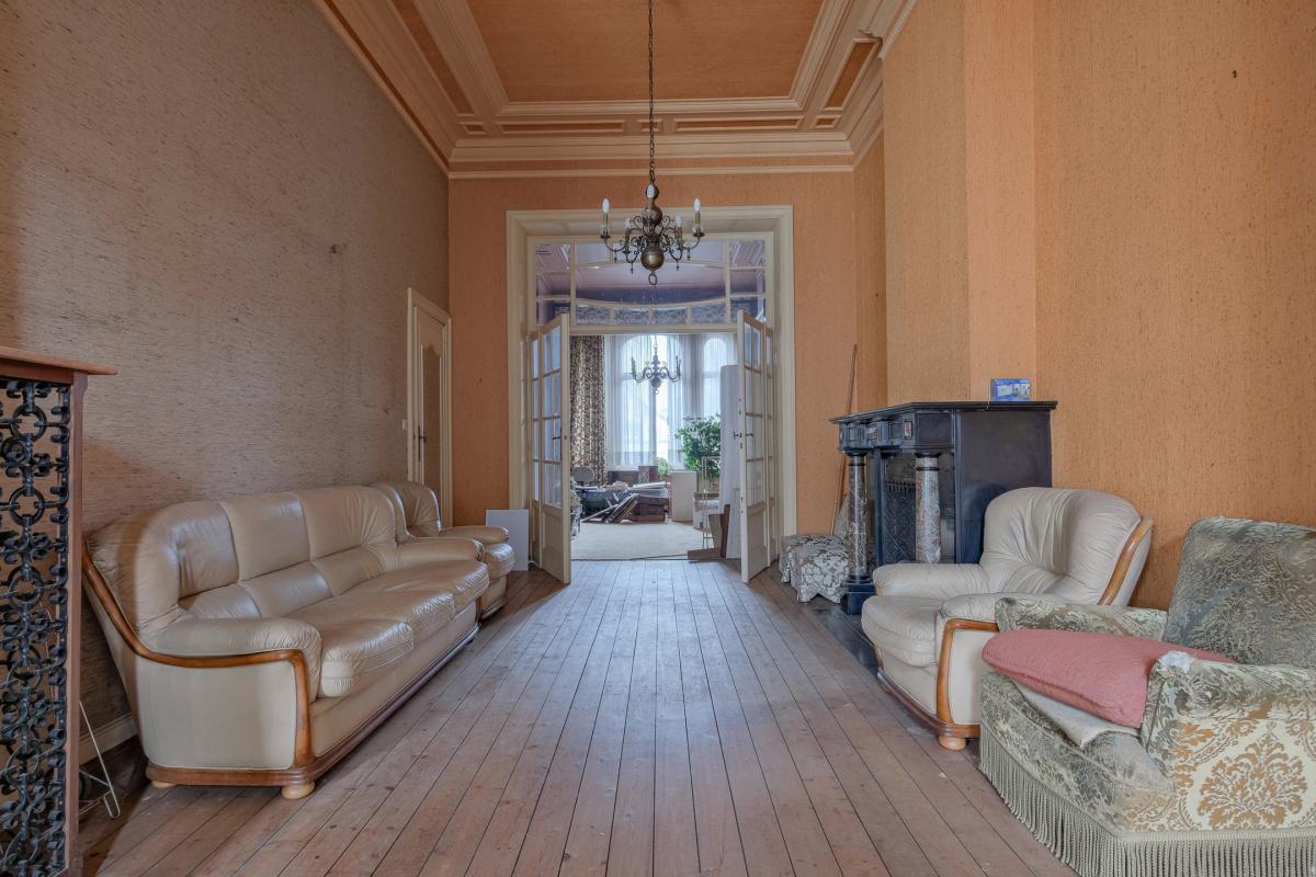 Pl. Brugmann - Maison bourgeoise de ± 580 m² bruts & jardin 