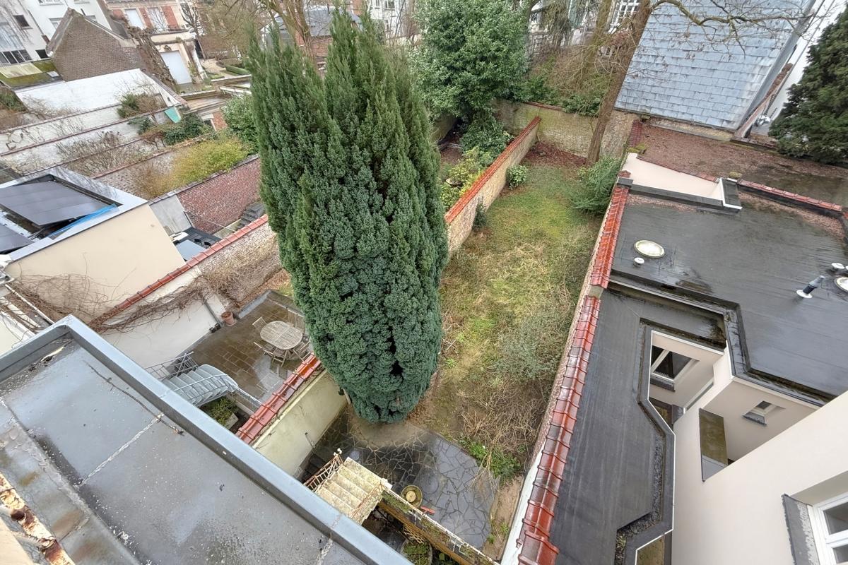 Pl. Brugmann - Maison bourgeoise de ± 580 m² bruts & jardin 