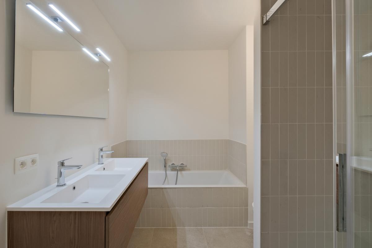 Parc Wolvendael,  appartement de +/-92m² , 2ch.+ terrasse