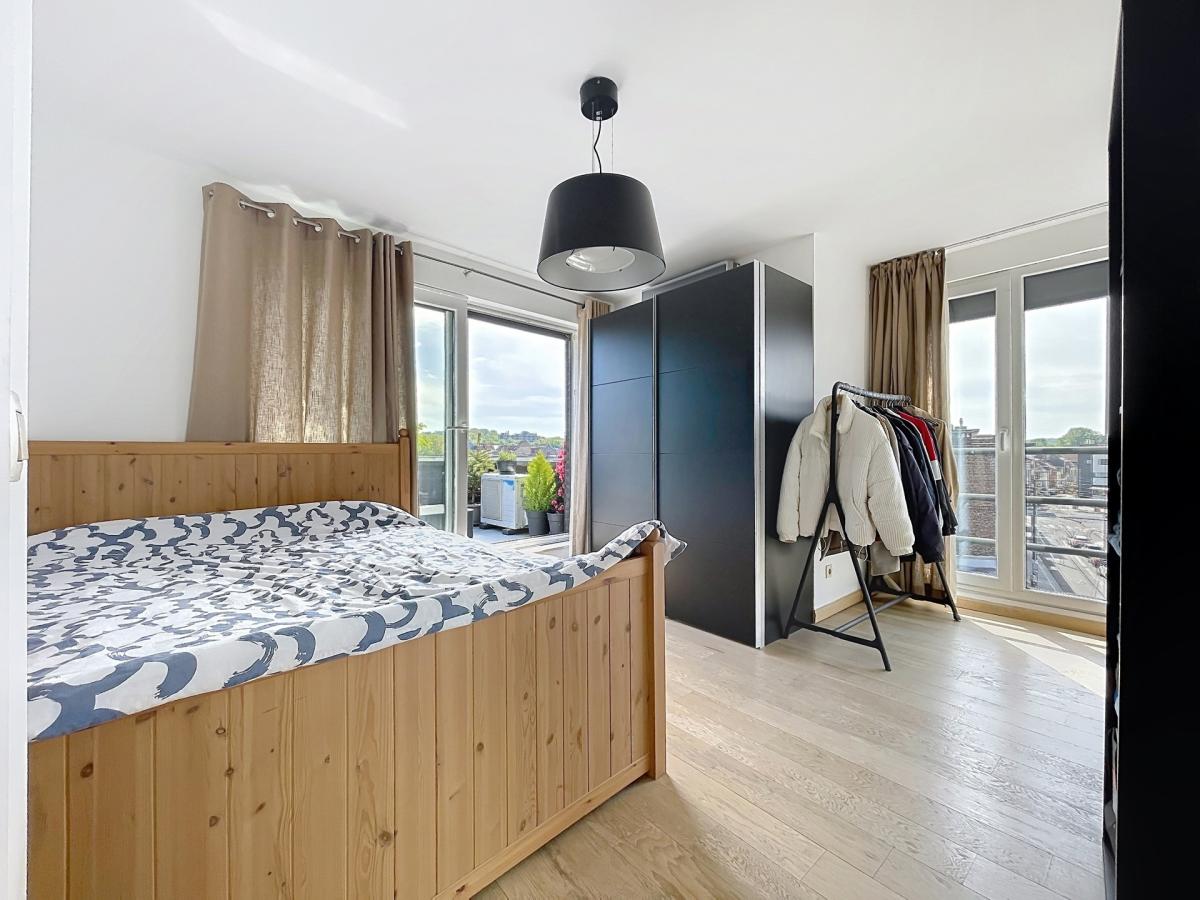 Penthouse ± 85 m² + terrasse ± 20 m² + parking 