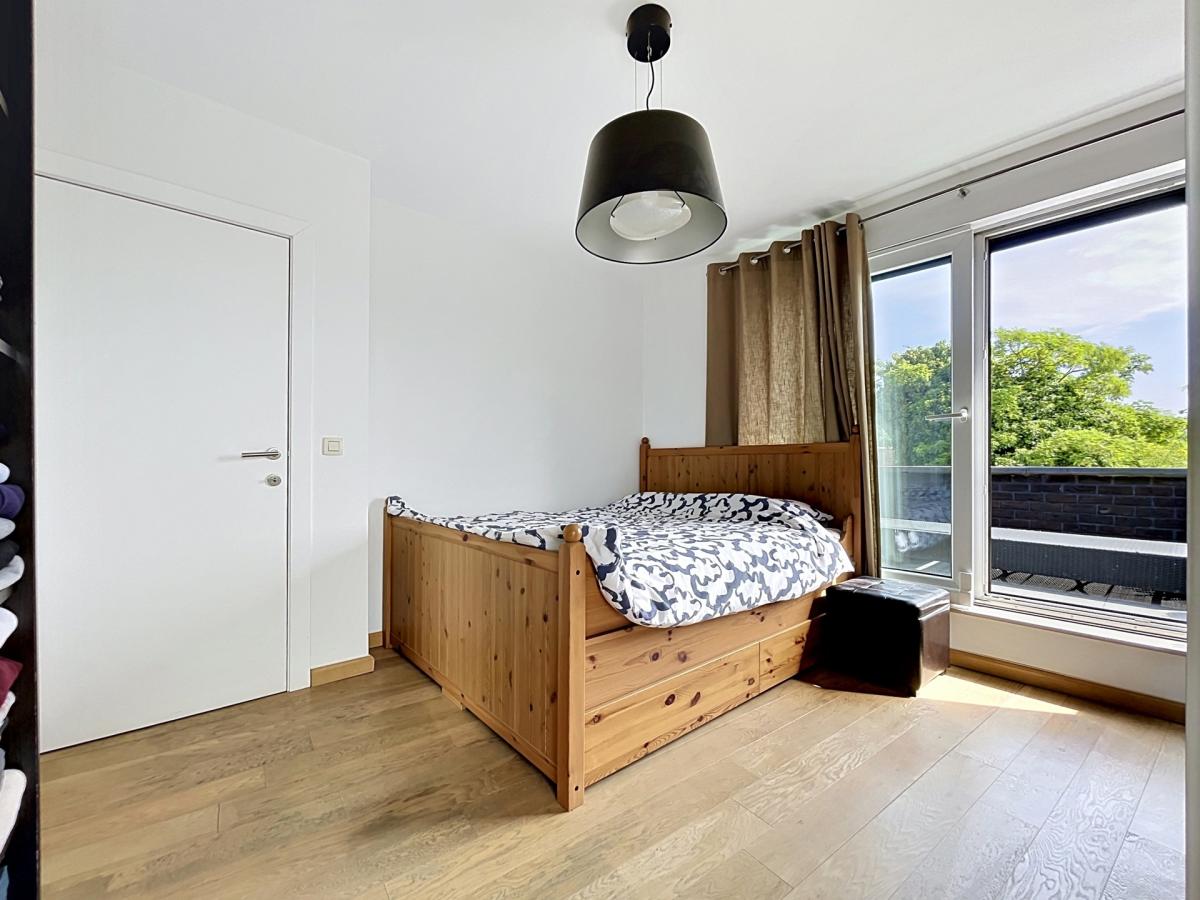 Penthouse ± 85 m² + terrasse ± 20 m² + parking 