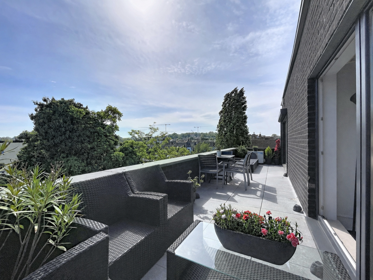 Penthouse ± 85 m² + terrasse ± 20 m² + parking 