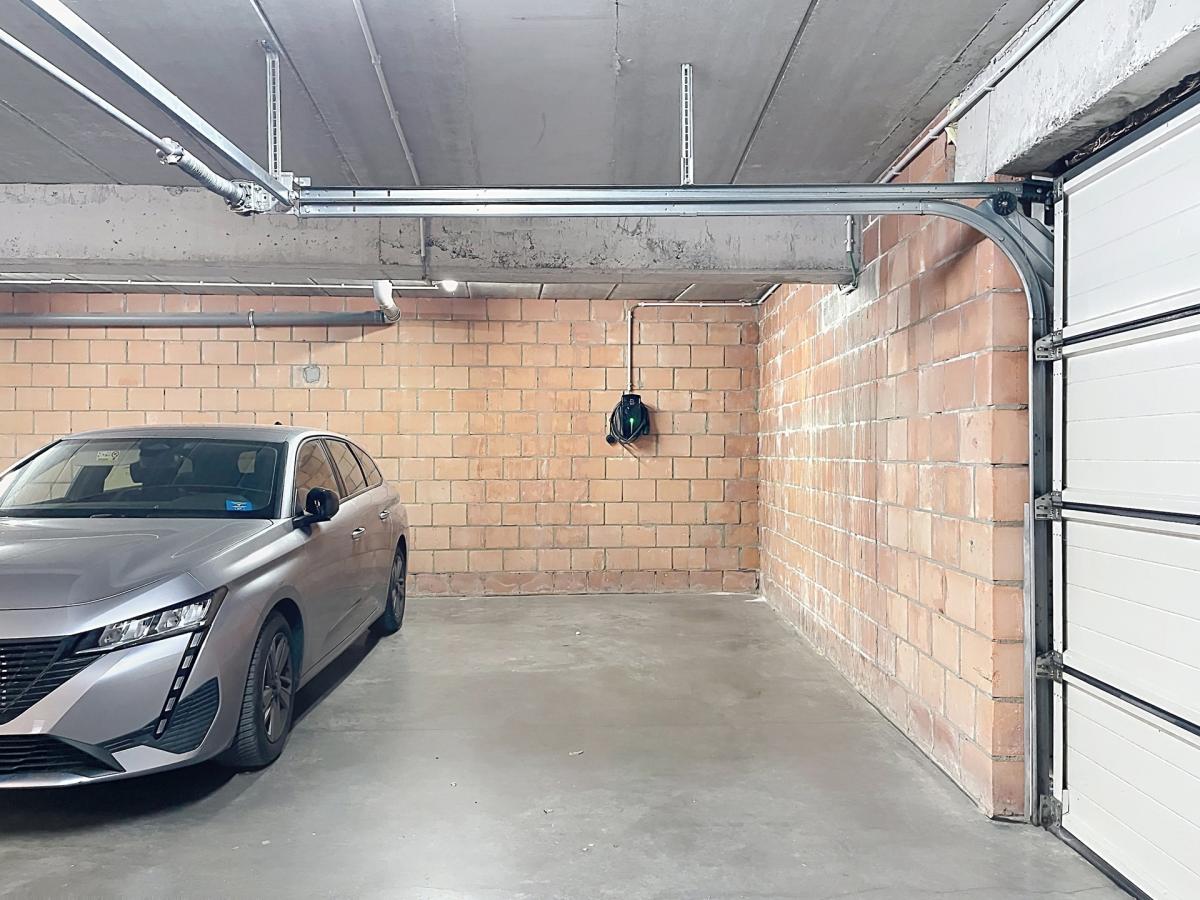 Penthouse ± 85 m² + terrasse ± 20 m² + parking 