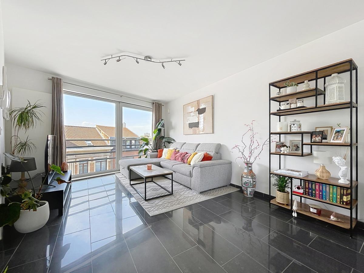 Penthouse ± 85 m² + terrasse ± 20 m² + parking 