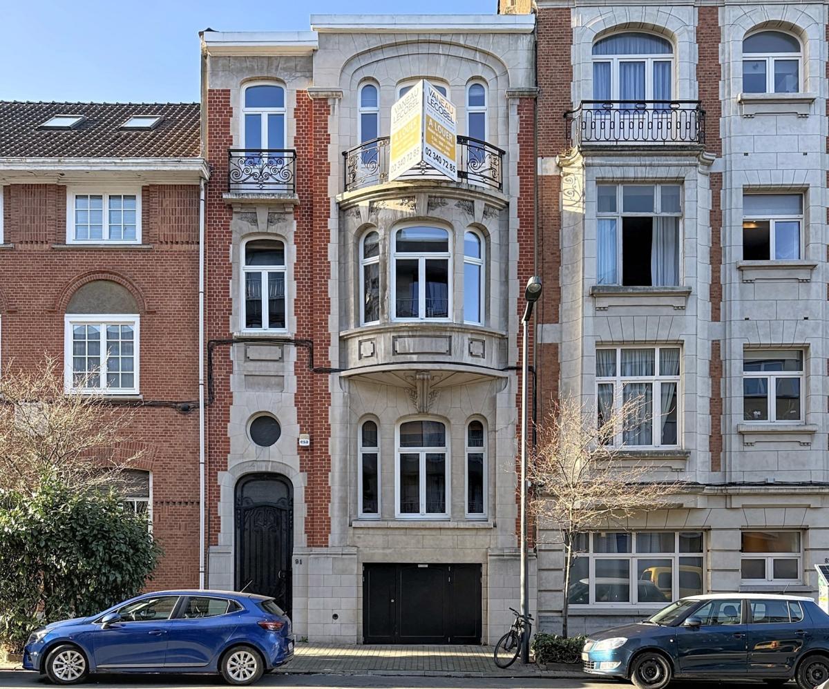 Place Brugmann : Somptueuse maison de Maître rénovée en 2022