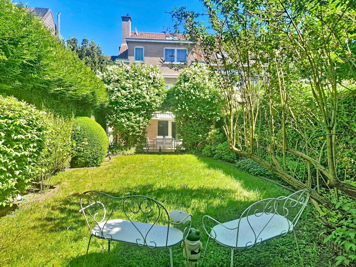 Splendide maison: jardin sud, double garage, prof. libérale
