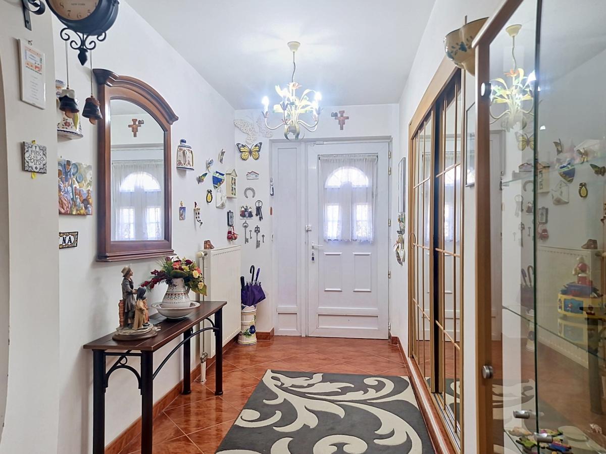 Splendide maison: jardin sud, double garage, prof. libérale