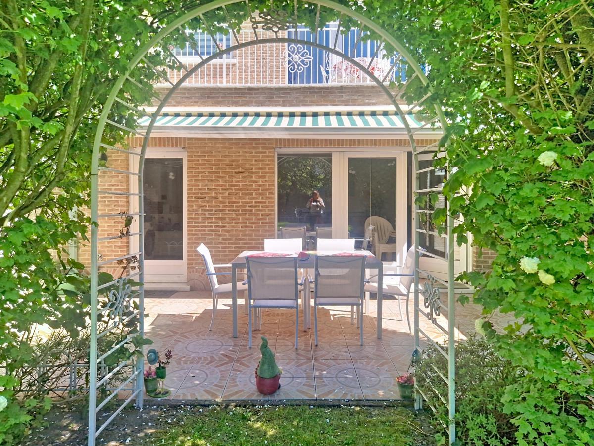 Splendide maison: jardin sud, double garage, prof. libérale