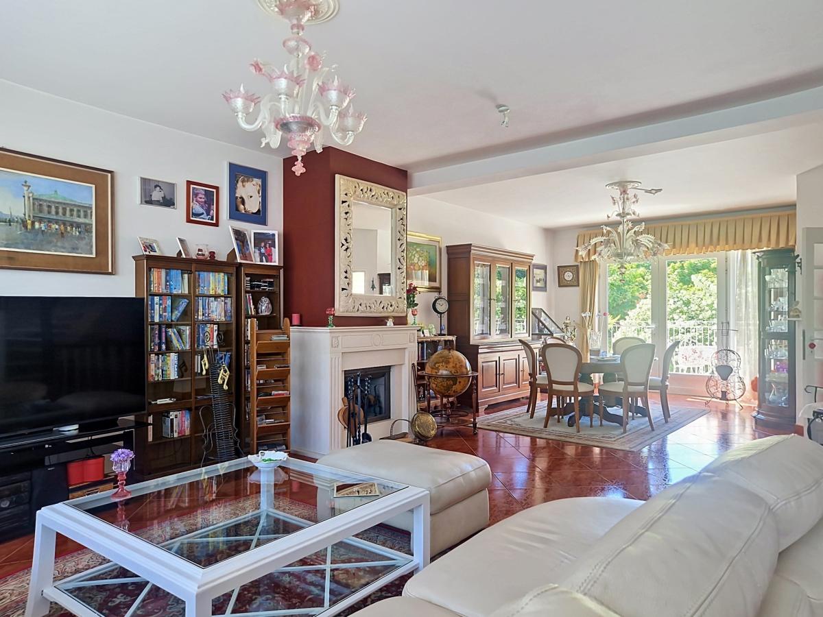 Splendide maison: jardin sud, double garage, prof. libérale
