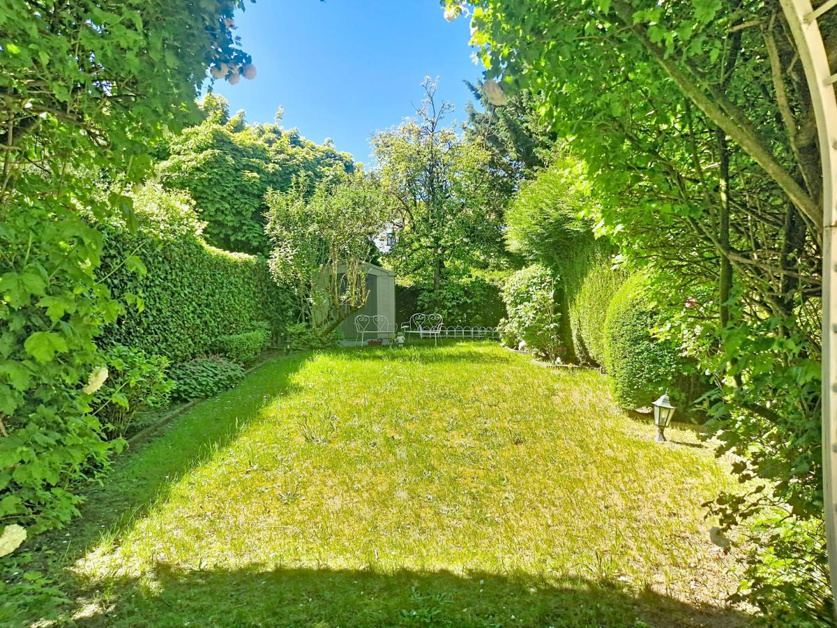 Splendide maison: jardin sud, double garage, prof. libérale