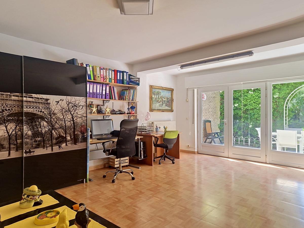 Splendide maison: jardin sud, double garage, prof. libérale