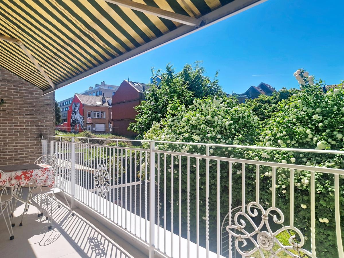 Splendide maison: jardin sud, double garage, prof. libérale