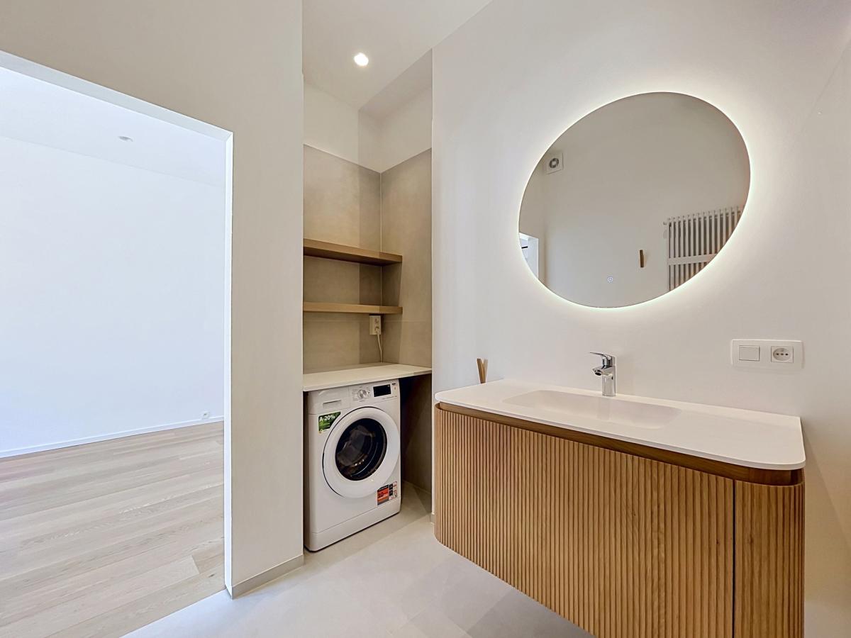 Place Brugmann : Appartement rénové 1chambre + balcon 