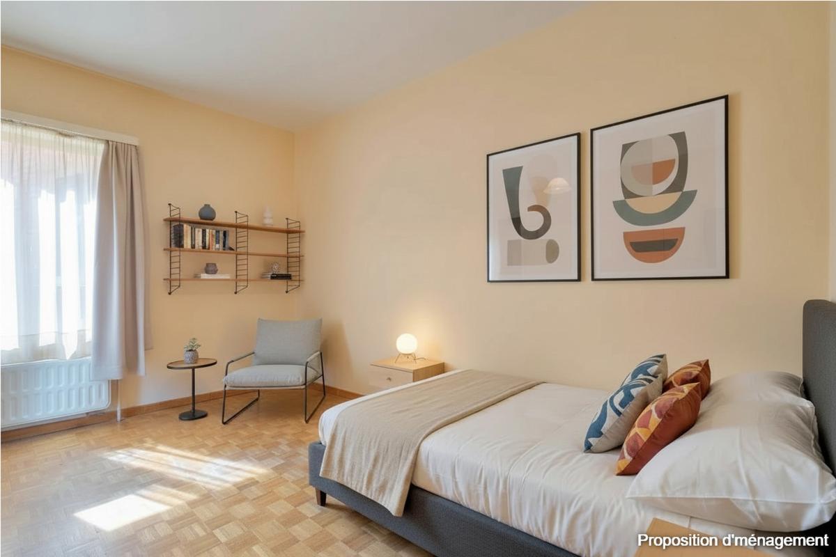Molière: appartement 1 chambre + bureau, balcon et parking