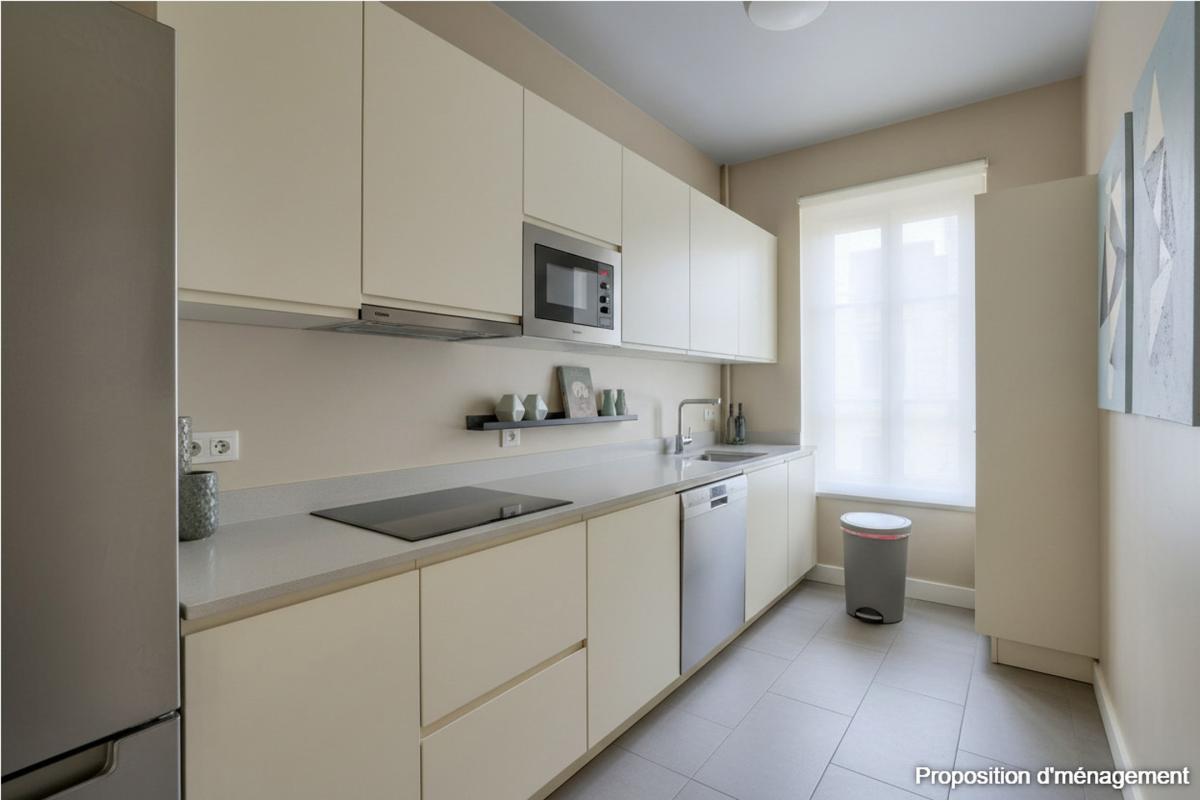 Molière: appartement 1 chambre + bureau, balcon et parking
