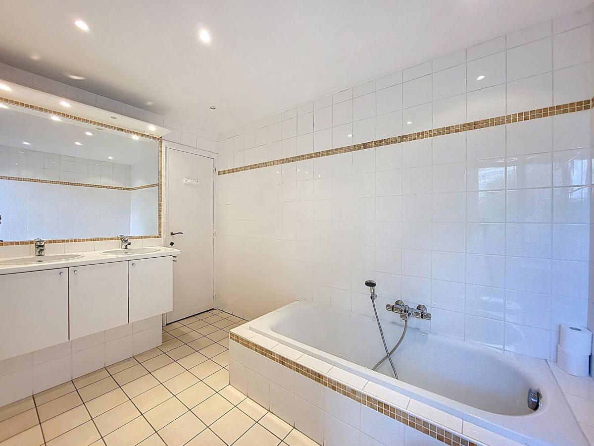 Louise / Abbaye : Magnifique appartement 3 chambres 