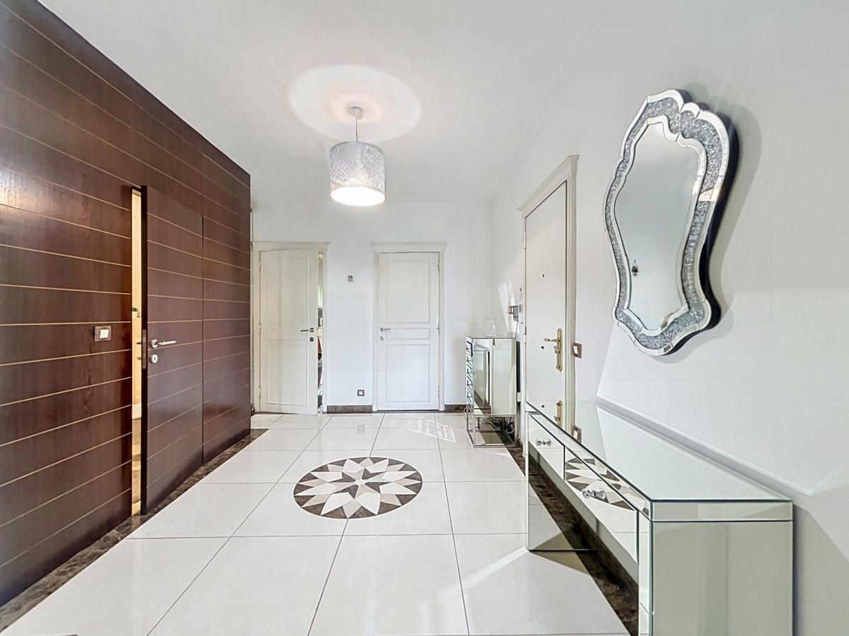 Roosevelt / Bois de la Cambre : Bel appartement + terrasse