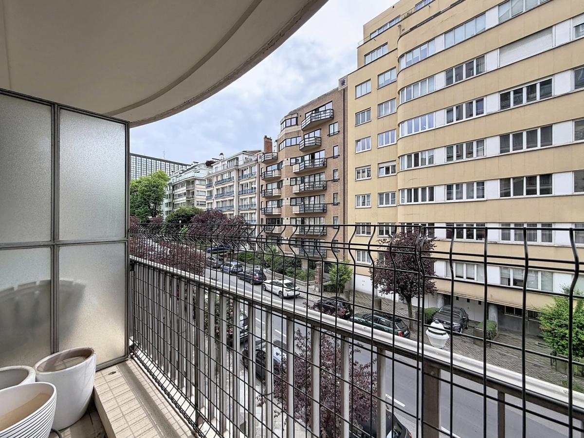 Roosevelt / Cambre : Bel appartement de standing + terrasse