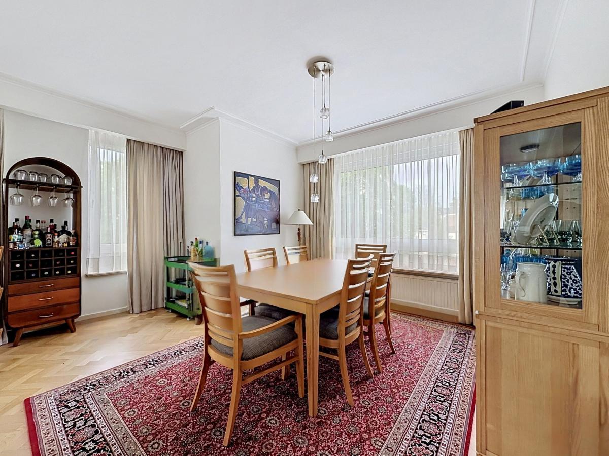 Roosevelt / Cambre : Bel appartement de standing + terrasse